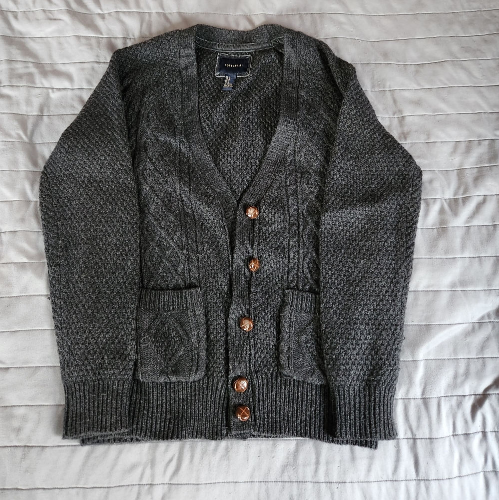 Forever 21 sweater medium